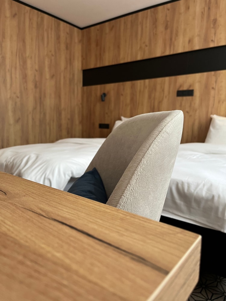Executive Room, 1 King Bed - Photo 4