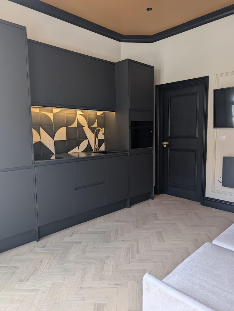 Studio Suite, Kitchen