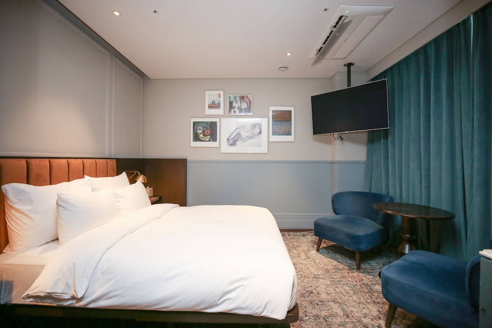Signature Room, 1 King Bed, Park View photo 3