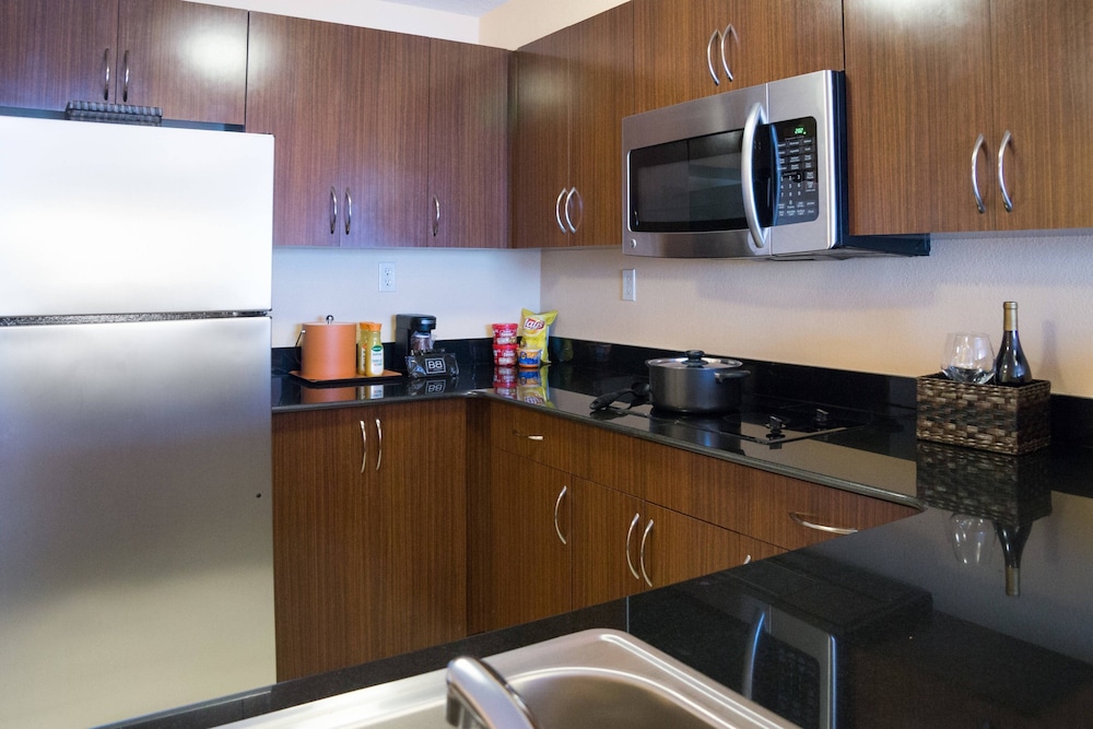 Family Suite, 2 Bedrooms (Hearing Accessible) thumbnail 6
