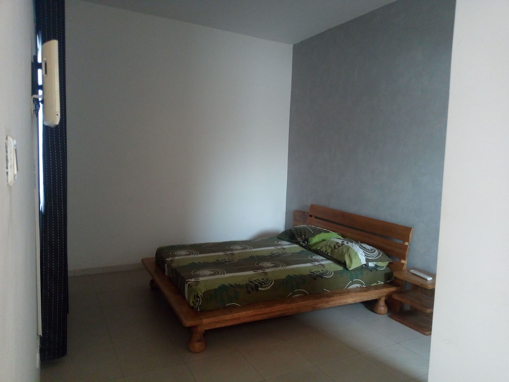 Single Room (Grise)