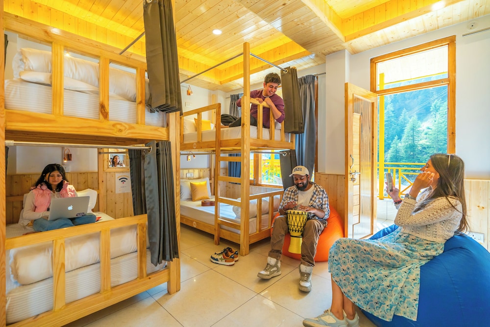 Bed in 10 Bed Mixed Dormitory photo 1