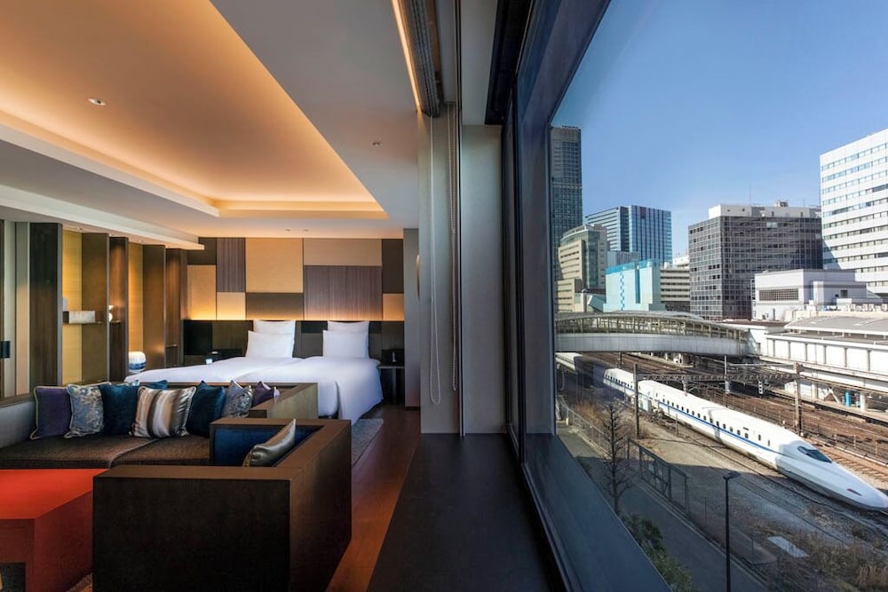 Superior Suite, 2 Twin Beds, Club Lounge Access