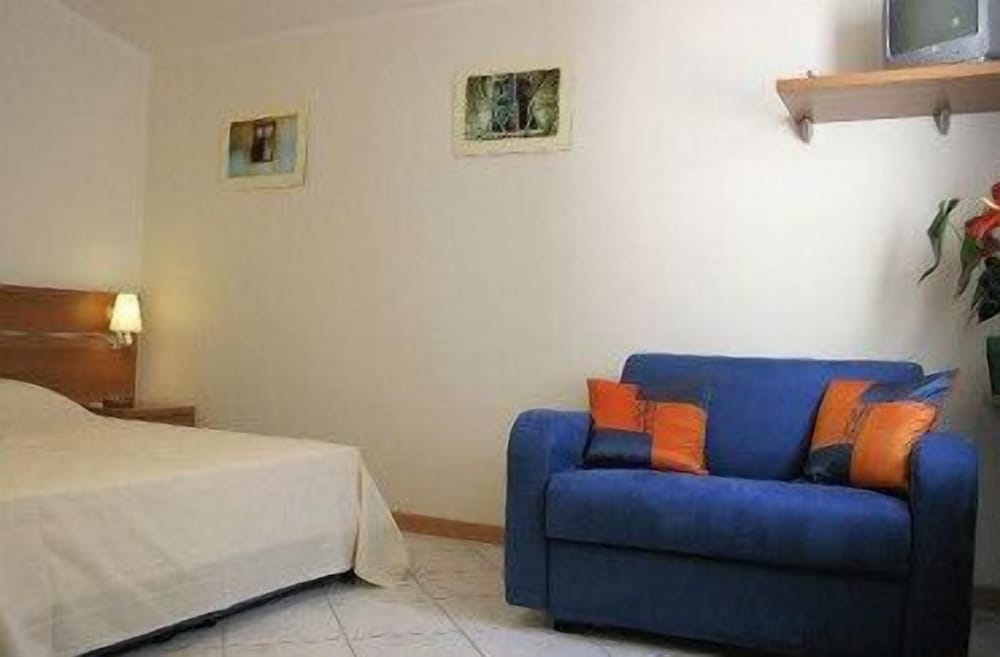 Triple Room - Photo 1
