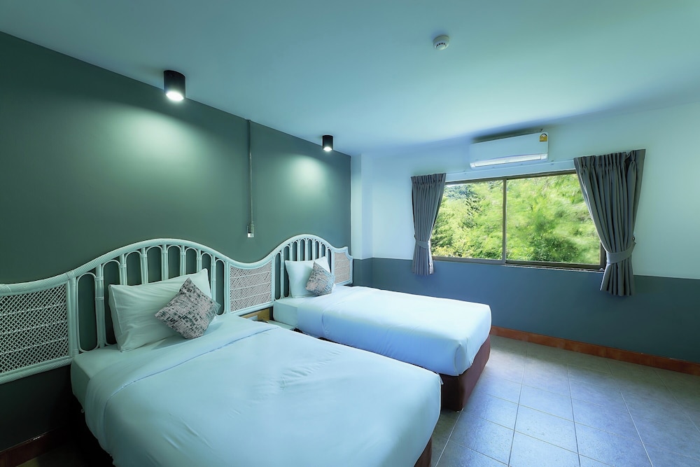 Standard Twin Room - Photo 2