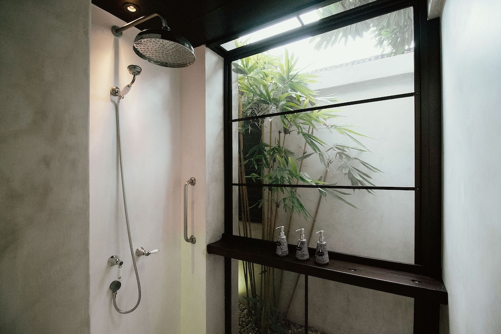The Plunge Pool - Photo 8