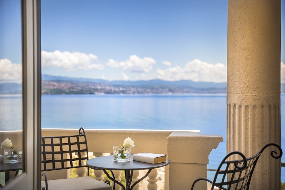 Superior Double Room, Balcony, Sea View - Photo 3