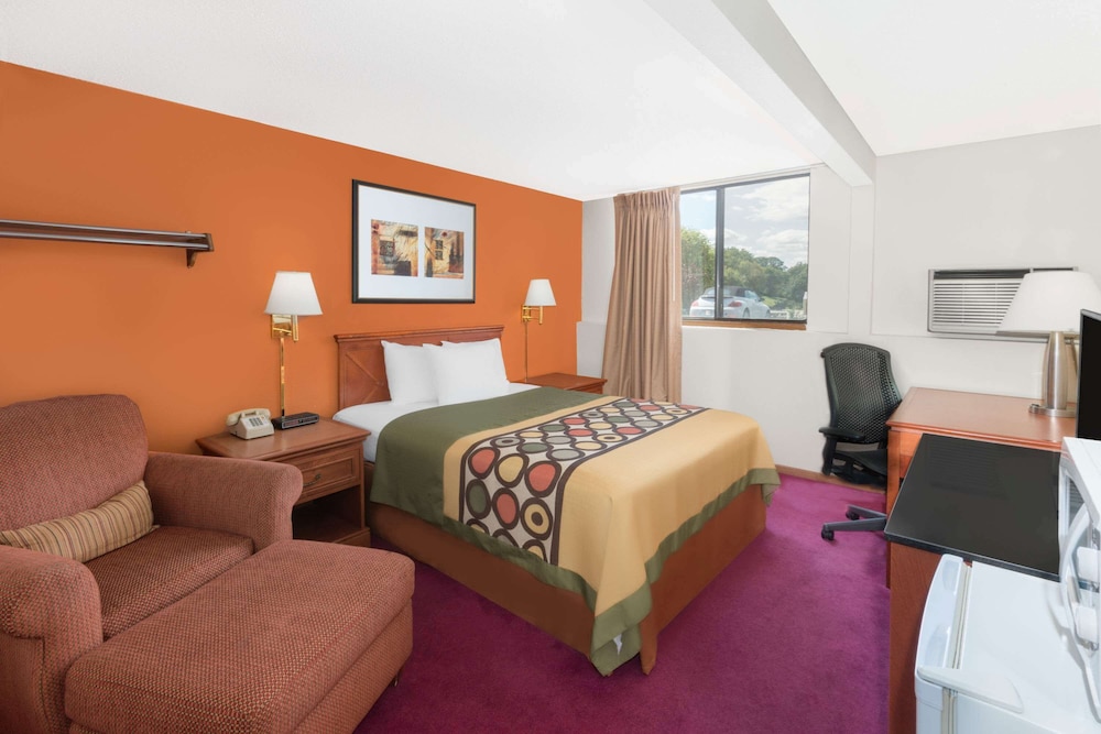 Standard Room, 1 Queen Bed photo 1