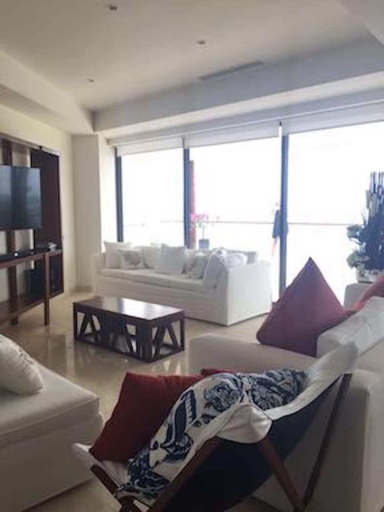 Condo photo 1