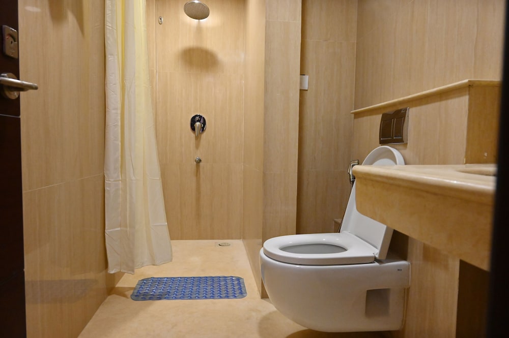 Executive Twin Room - Photo 10