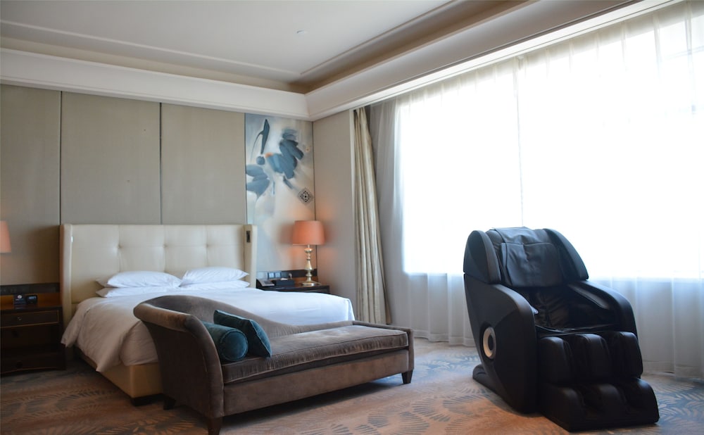 Premier One Bedroom Suite with Lounge Access photo 2