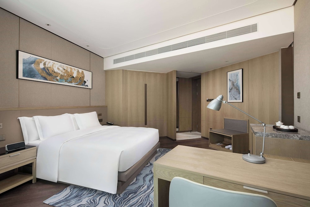 Room, 1 King Bed, Non Smoking (Delight) - Photo 1