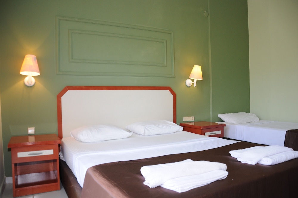 Standard Double or Twin Room photo 3