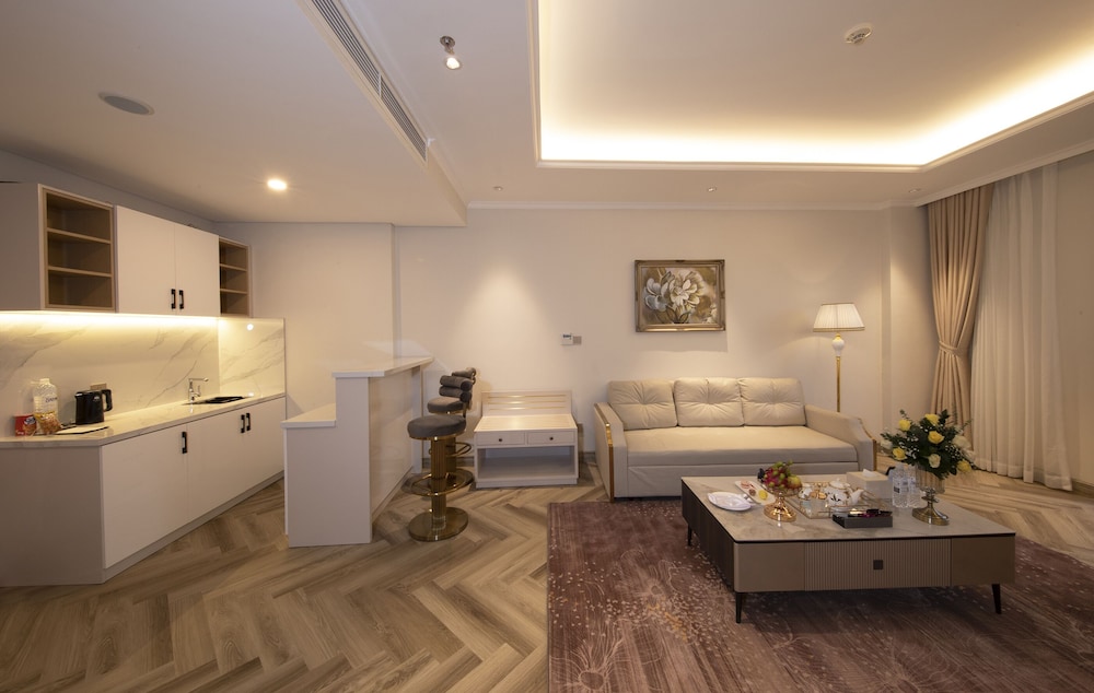 Grand Suite, Garden View - Photo 17
