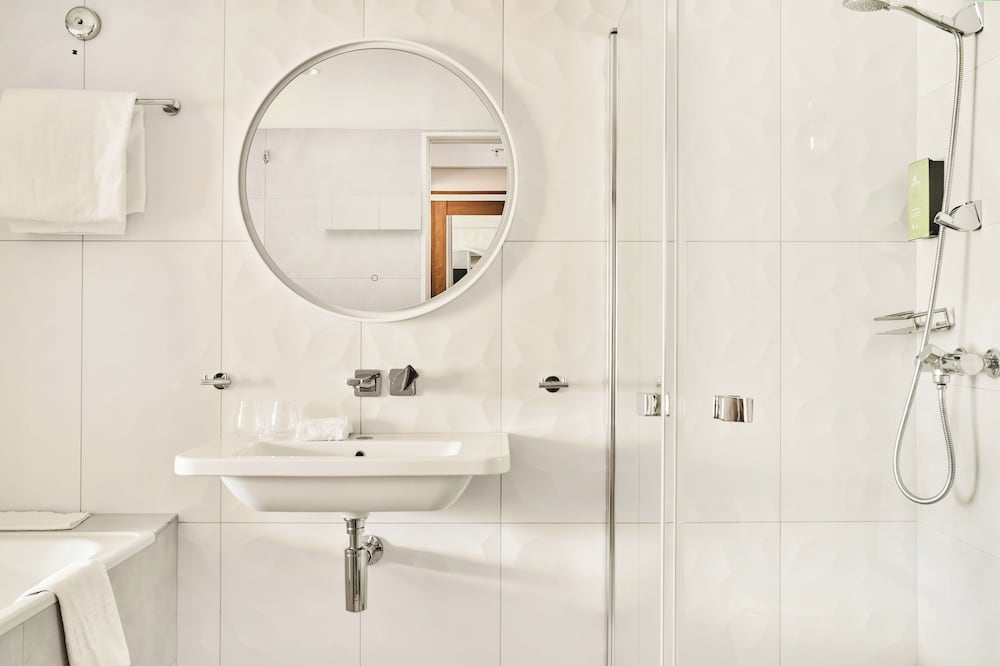 Standard Twin Room - Photo 4