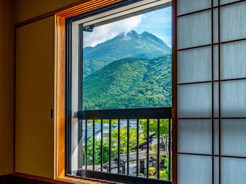 Deluxe Twin, 2 Single beds Tatami room (16 sqm) photo 3