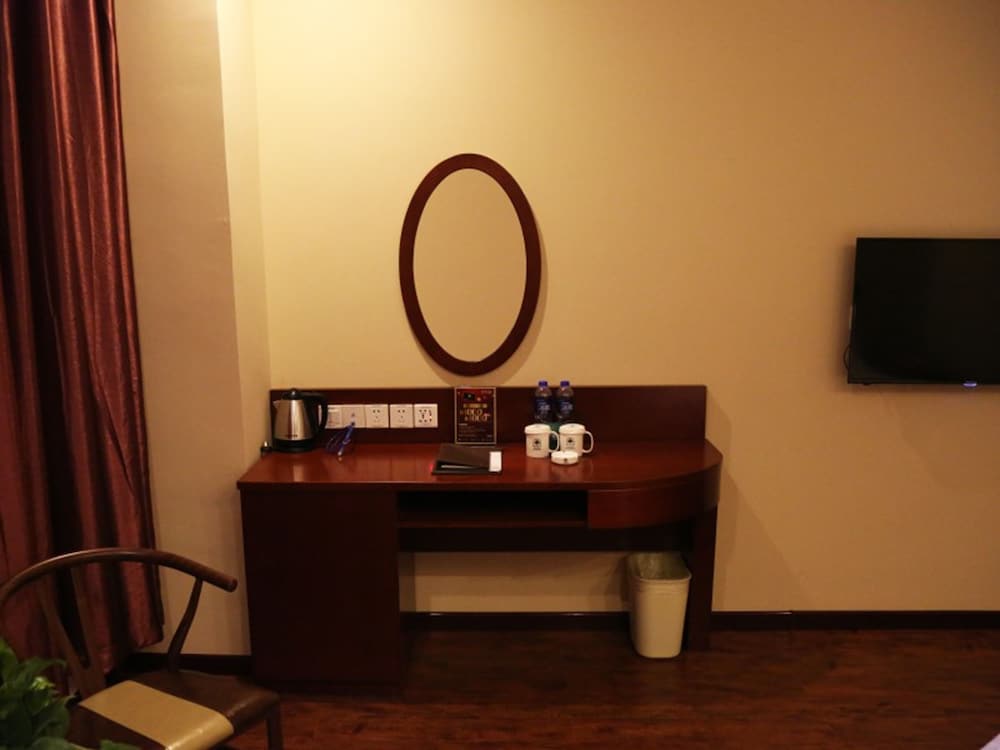 Family Room photo 2