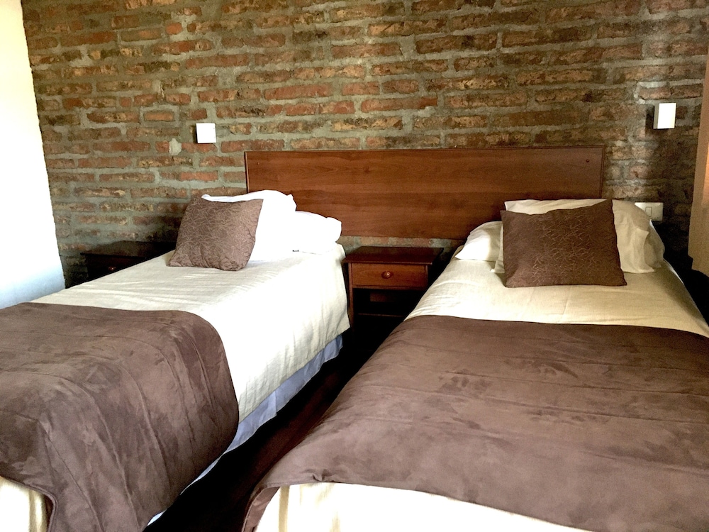 Basic Twin Room photo 1