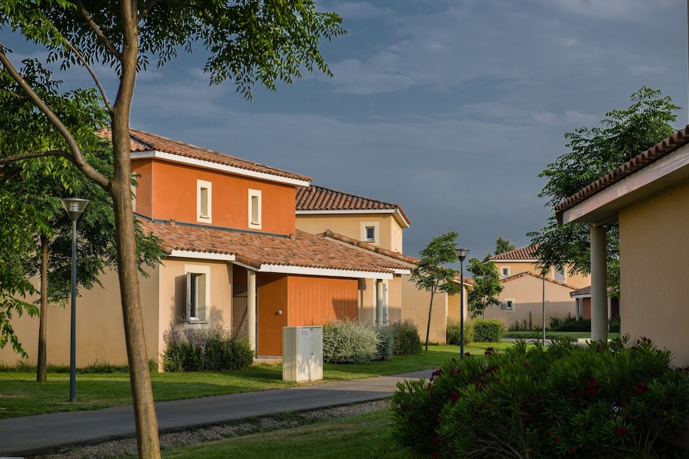 Villa, 2 Bedrooms - Photo 3