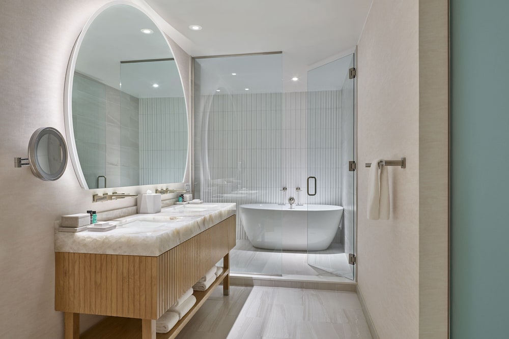 Grand Room, 2 Bedrooms, Mountain View - Photo 7