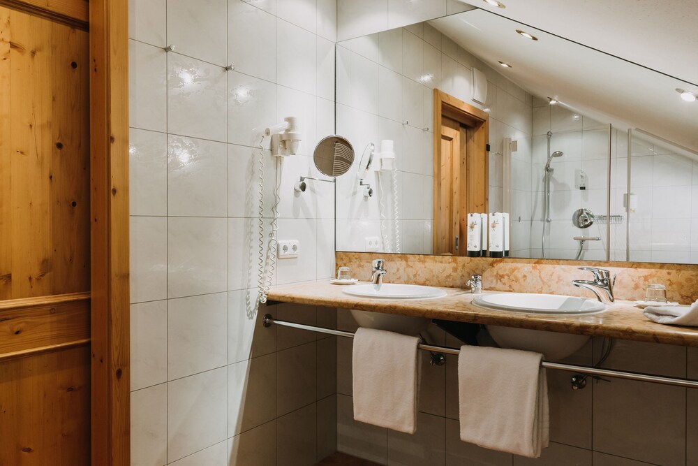 Suite - Photo 2