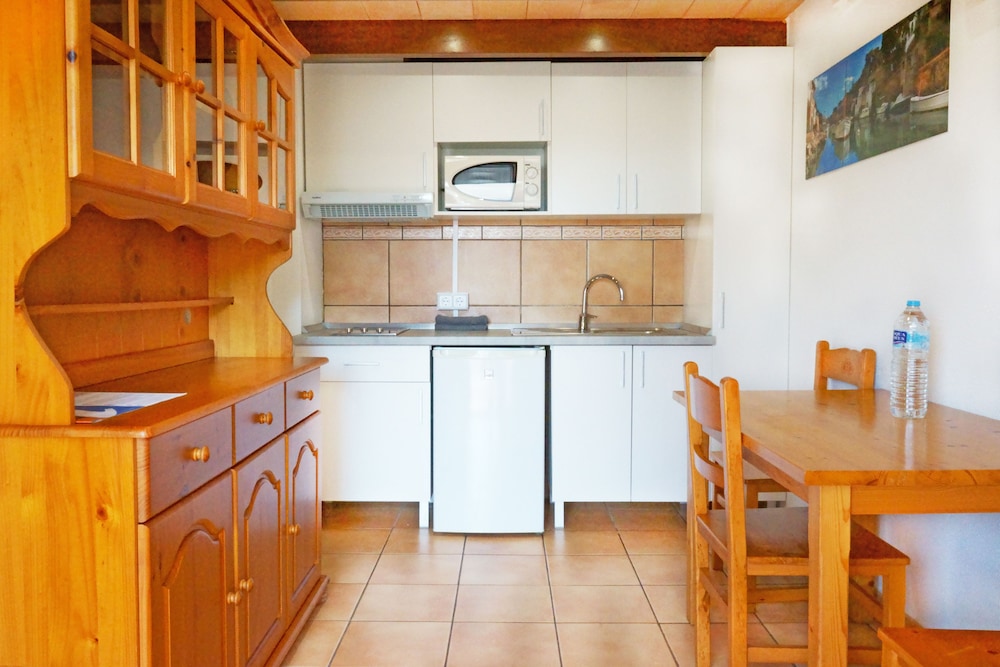 Apartment, Kitchen (2 - 3 adults) thumbnail 5