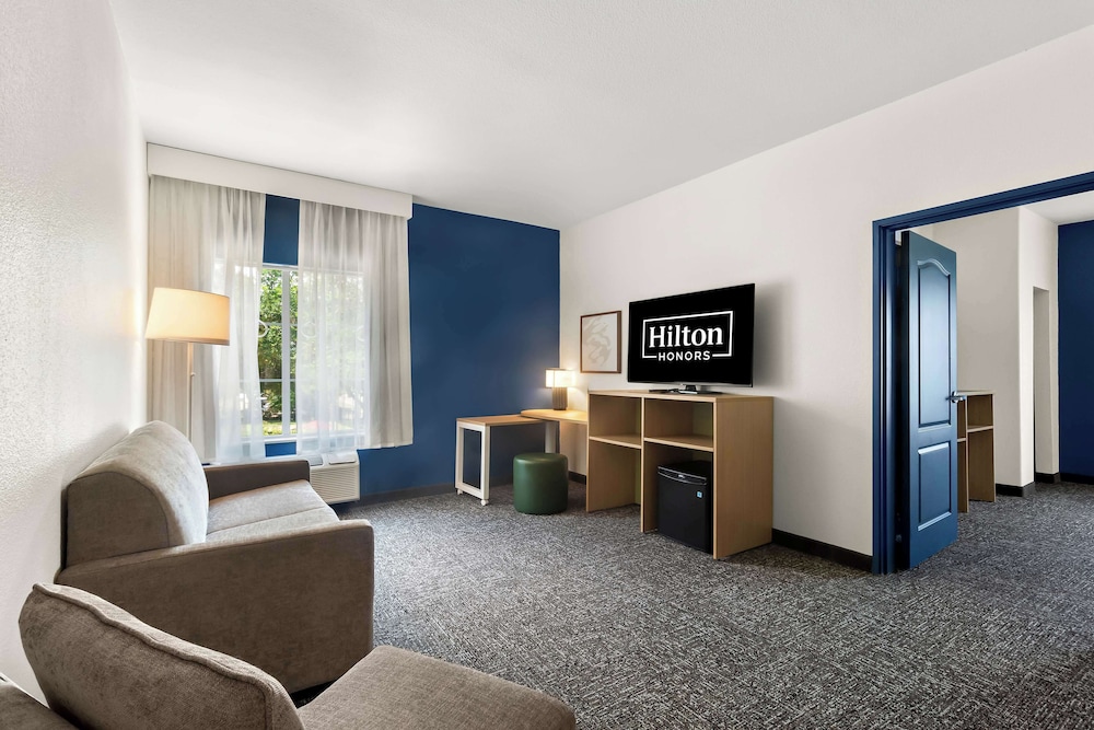 Suite, 1 King Bed, Accessible (Mobility & Hearing, Roll-in Shower) - Photo 1
