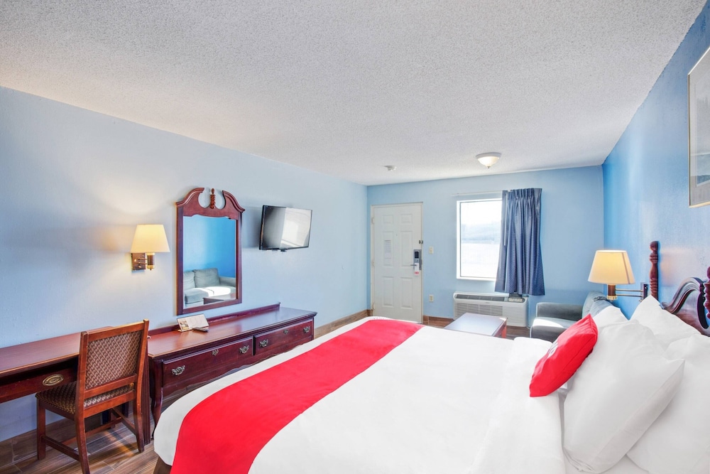 Room, 1 King Bed photo 2