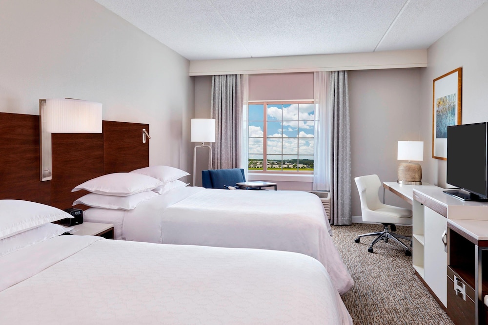 Traditional Room, 2 Queen Beds - Photo 4