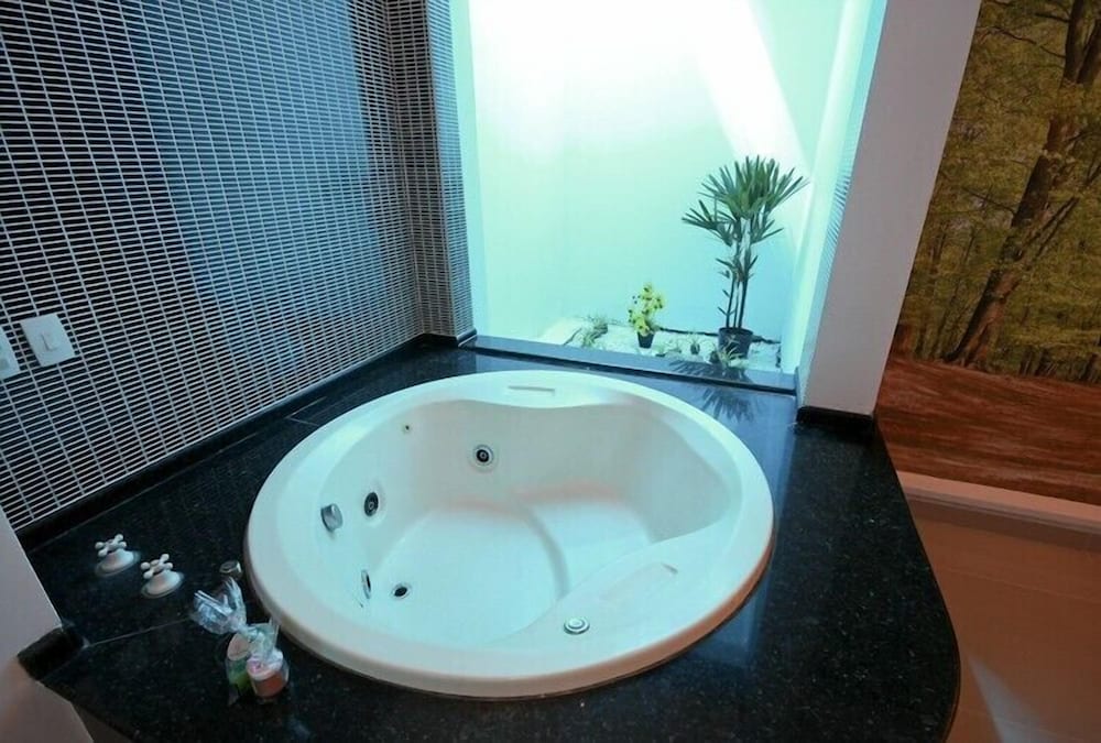 Suite, Jetted Tub photo 2