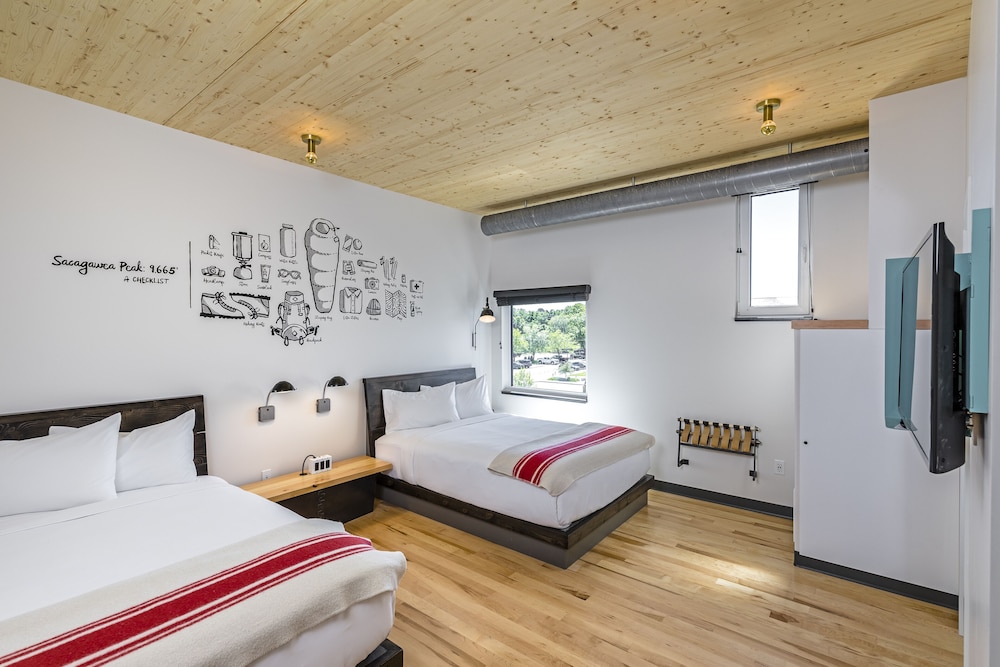 Standard Room, 2 Queen Beds (Double Queen)
