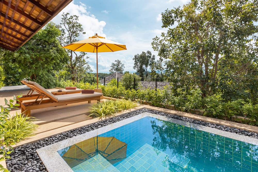 SEAVIEW JACUZZI VILLA-YAT PETCH - Photo 9