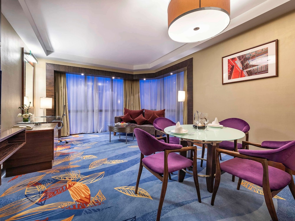 Premier Suite - Photo 2