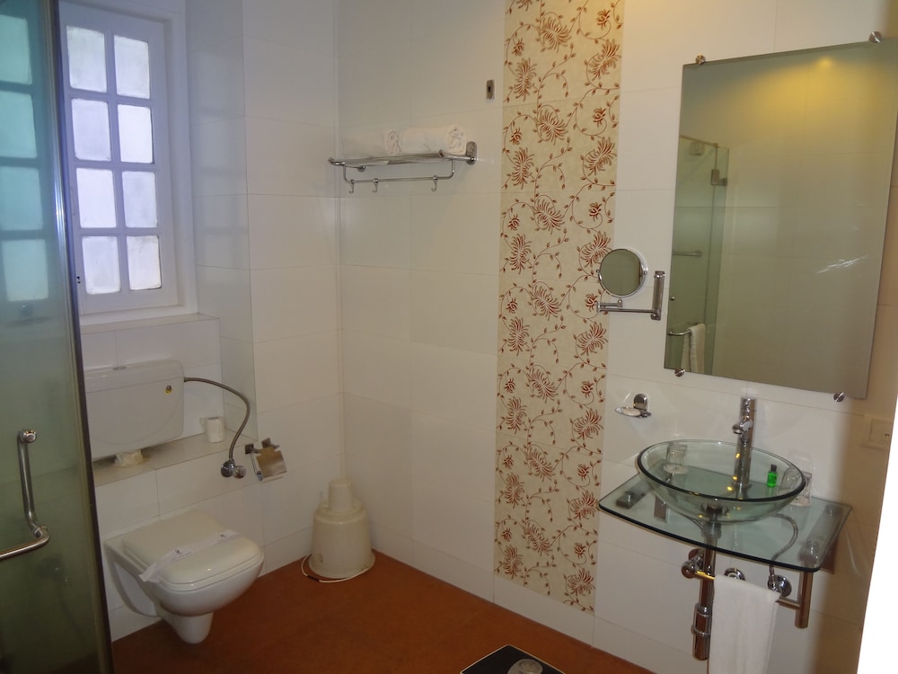 Deluxe Room - Photo 13