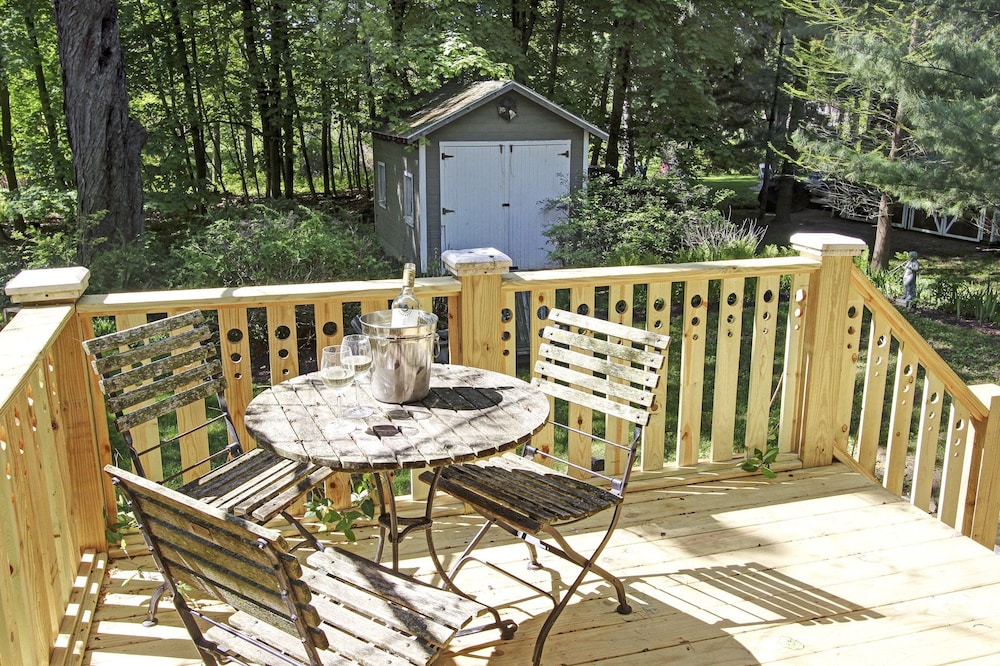 Cottage, 2 Bedrooms, Fireplace photo 2