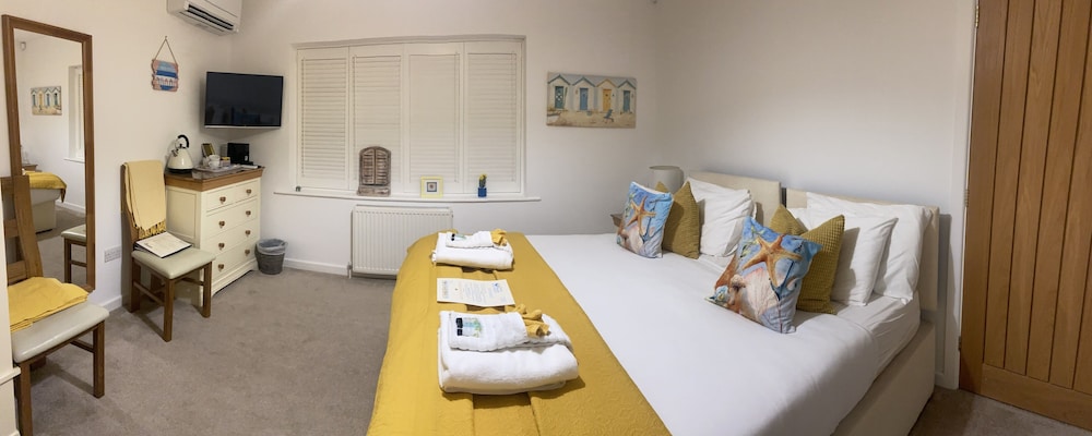 Double Room (Yellow Room) photo 2