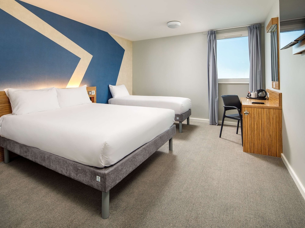 Standard Room, Multiple Beds - Photo 1