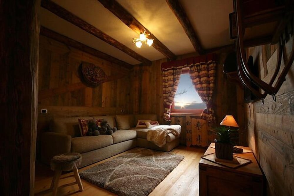 Luxury Suite photo 2