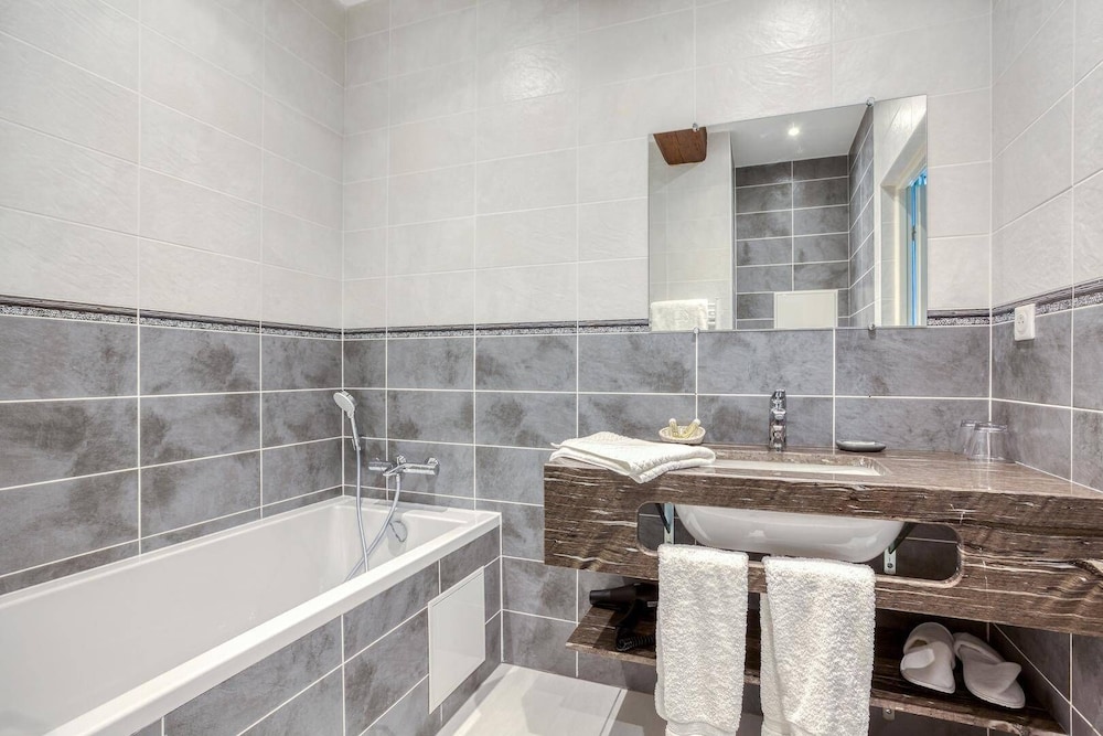 Double Room, Ensuite, Garden View (Noyer) - Photo 2