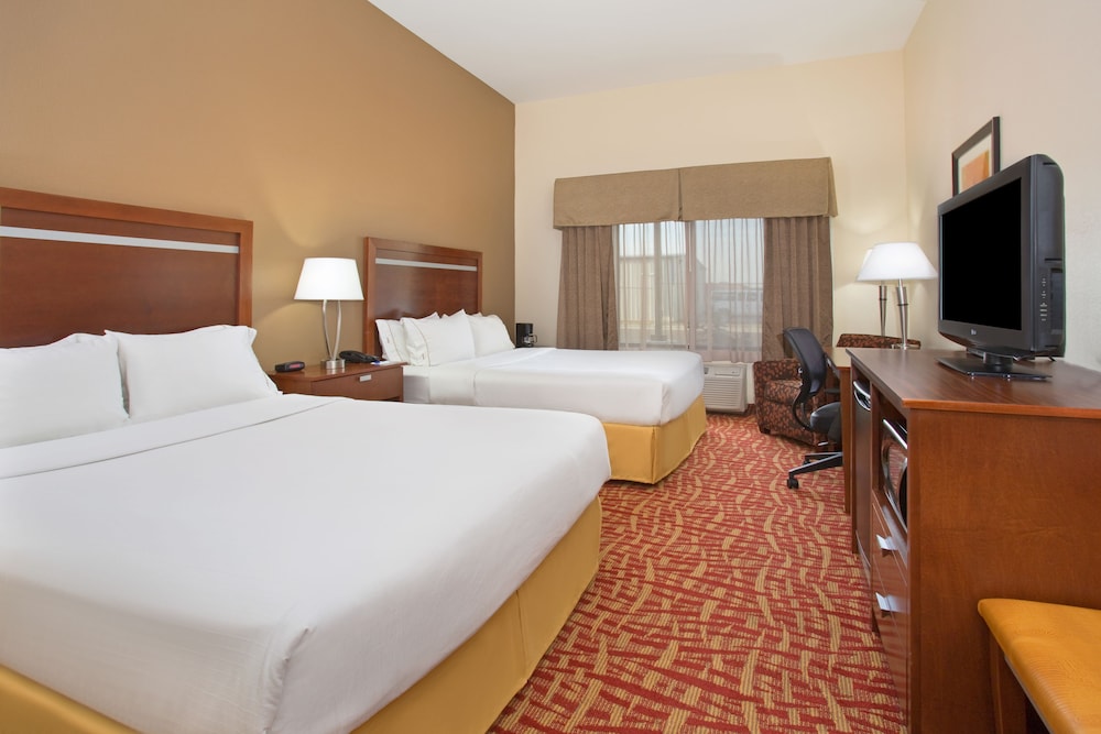 Suite, 2 Queen Beds photo 1