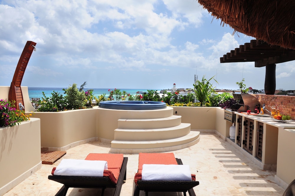 Deluxe Penthouse, 2 Bedrooms, Partial Ocean View - Photo 7