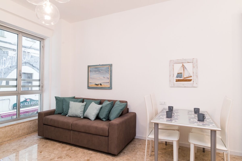 Basic Apartment photo 1