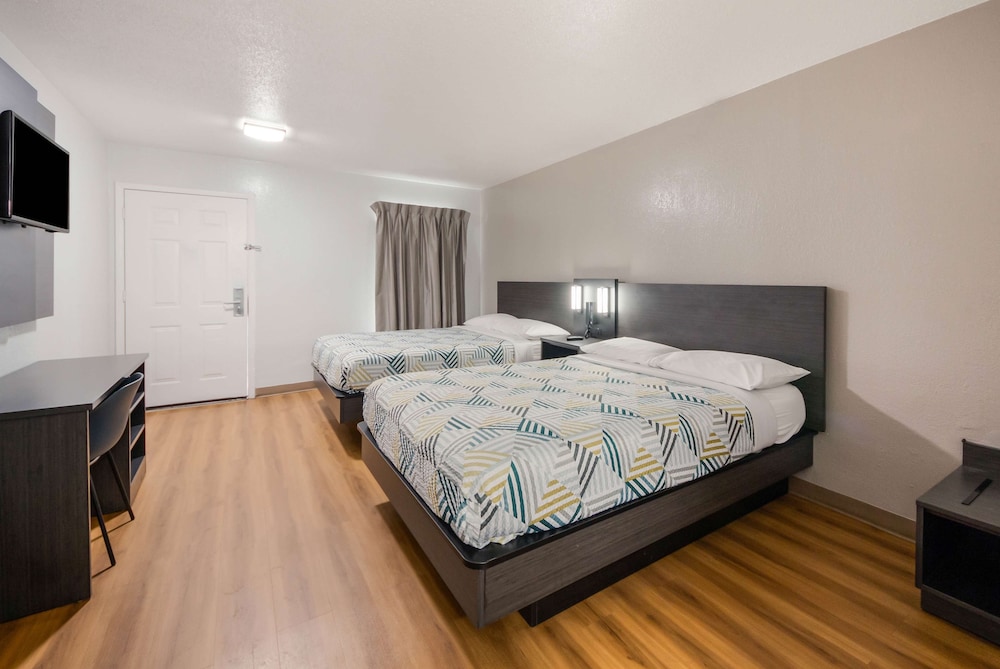 Standard Room, 2 Queen Beds, Non Smoking, Kitchenette - Photo 2