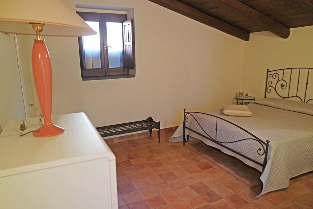 Deluxe Triple Room photo 2