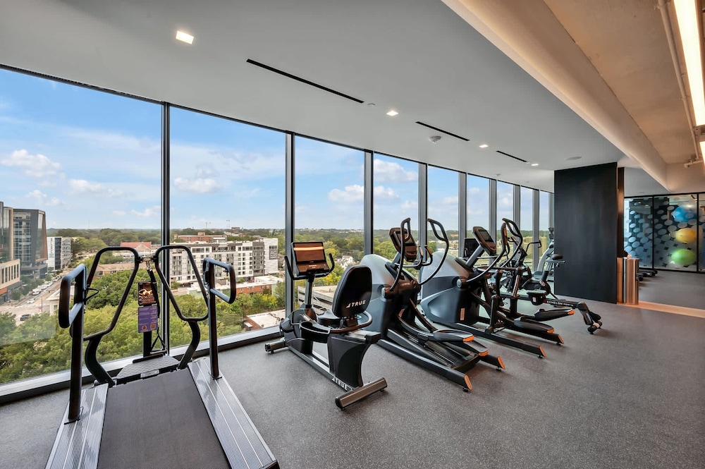 High-Rise Apt Raleigh Free Parking & Sunset View 2, Bilde 56