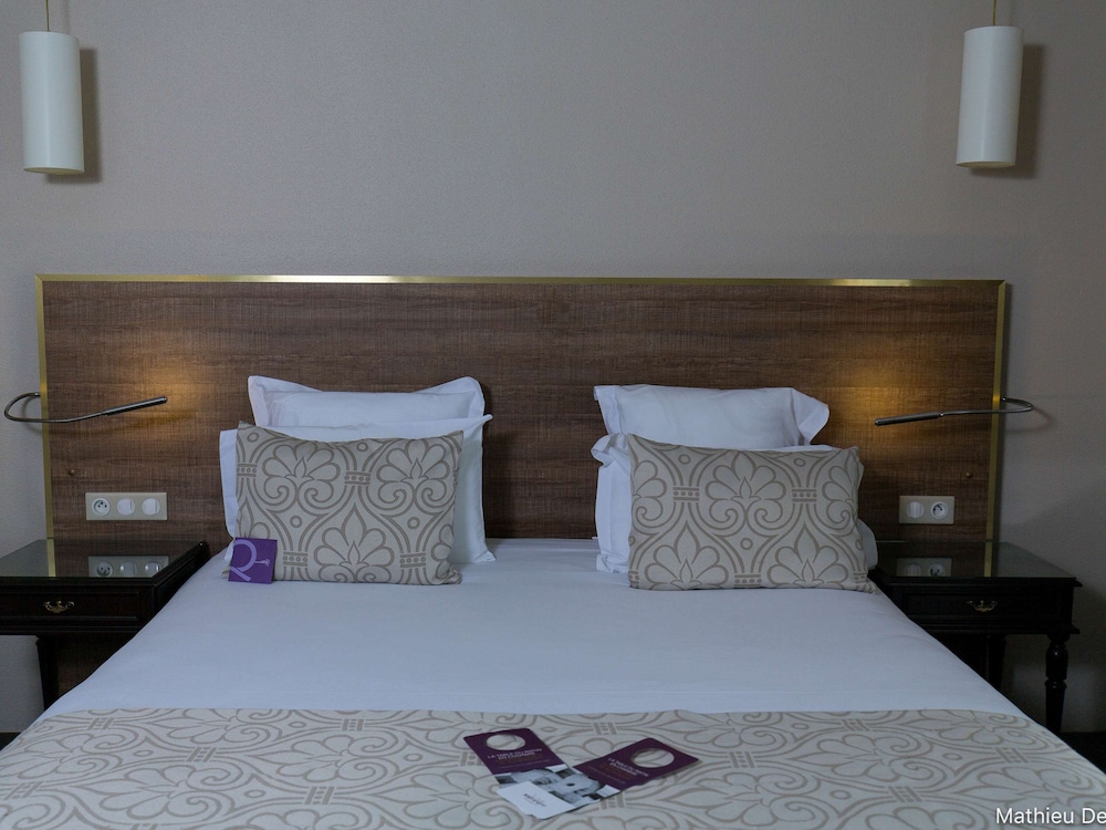 Suite, 1 Double Bed with Sofa bed photo 3
