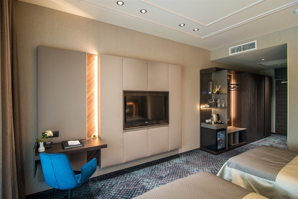 Deluxe Twin Room, Balcony photo 3