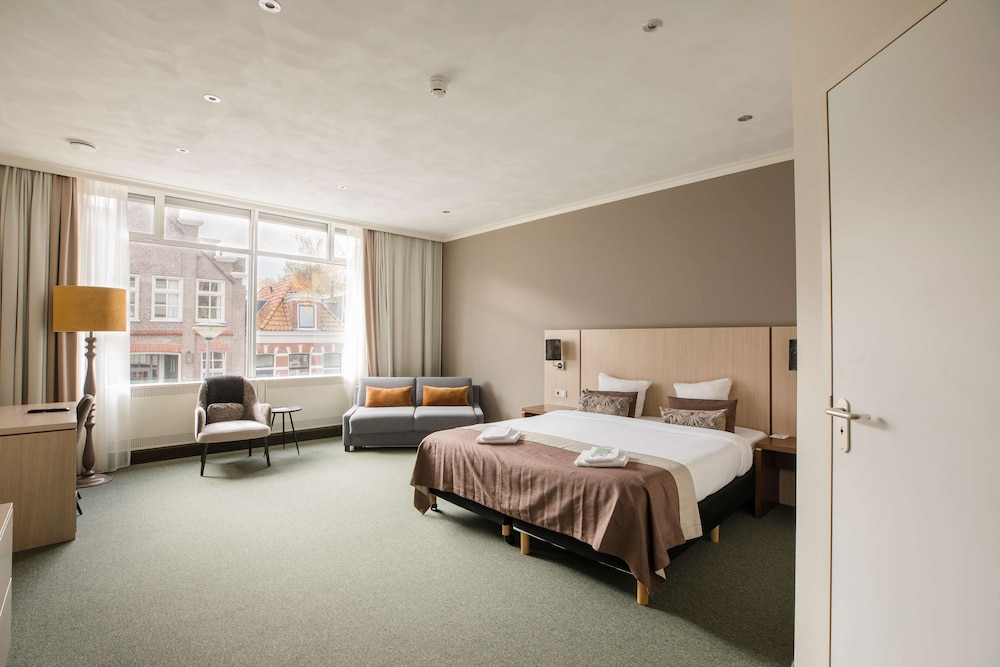 Superior Room, 1 King Bed, Non Smoking - Photo 1