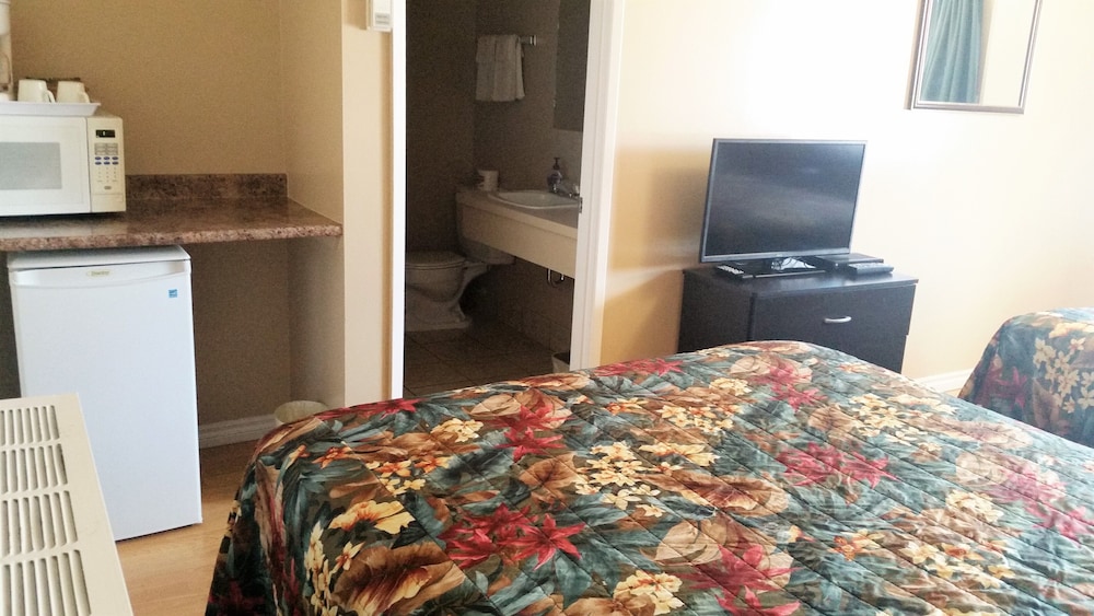Comfort Room, 2 Double Beds, City View photo 1