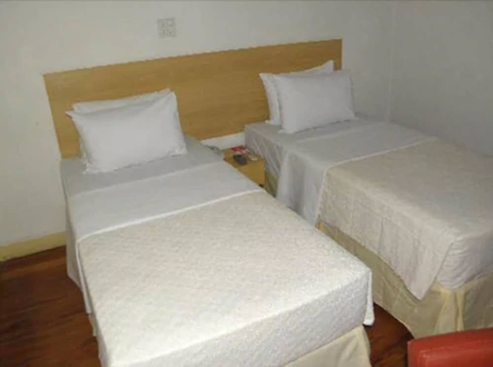 Economy Triple Room